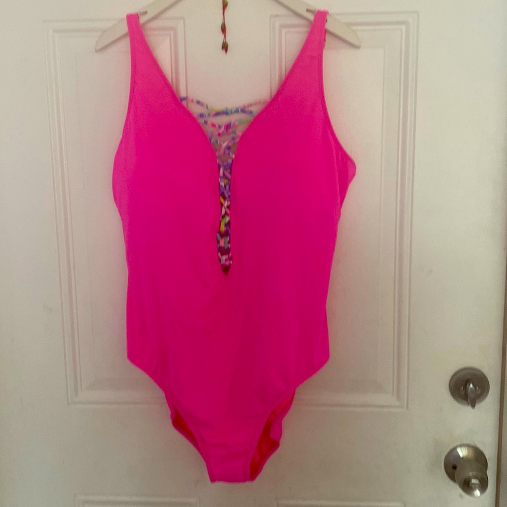 NWT Lilly Pulitzer isle lattice swim size 16